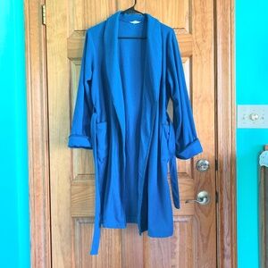 Boy’s size 14-16 Lands’ End blue robe with tie, cuffed sleeves, and pockets